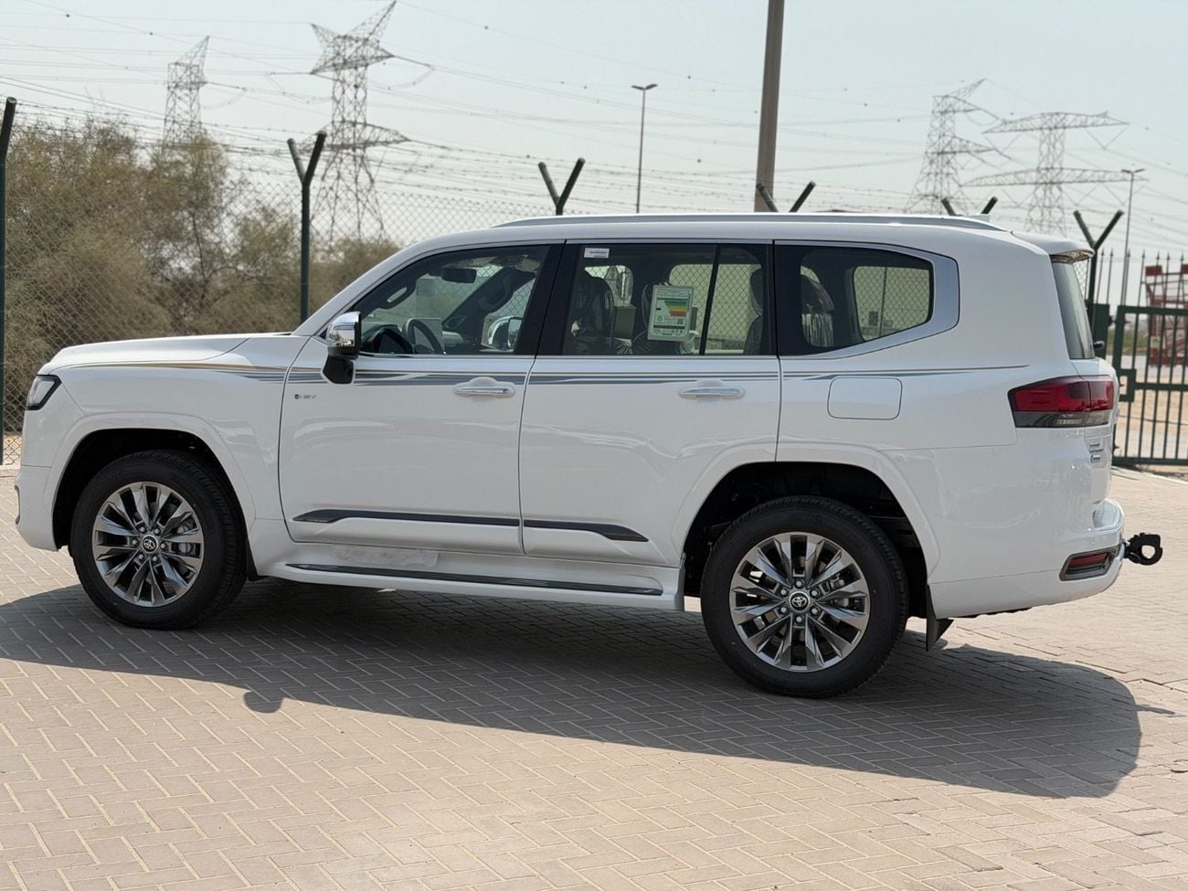 Toyota Land Cruiser VXR Toyota LC300 VXR 3.5 hybrid 2026 full option GCC
