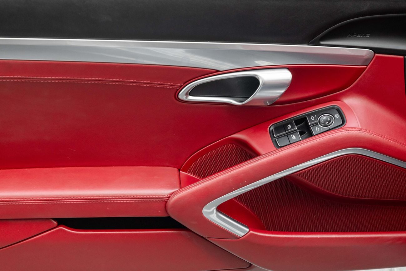 Porsche 718 Boxster 718 Boxster | 4,113 P.M | 0% Downpayment | FULL PORSCHE HISTORY | LOW KM'S