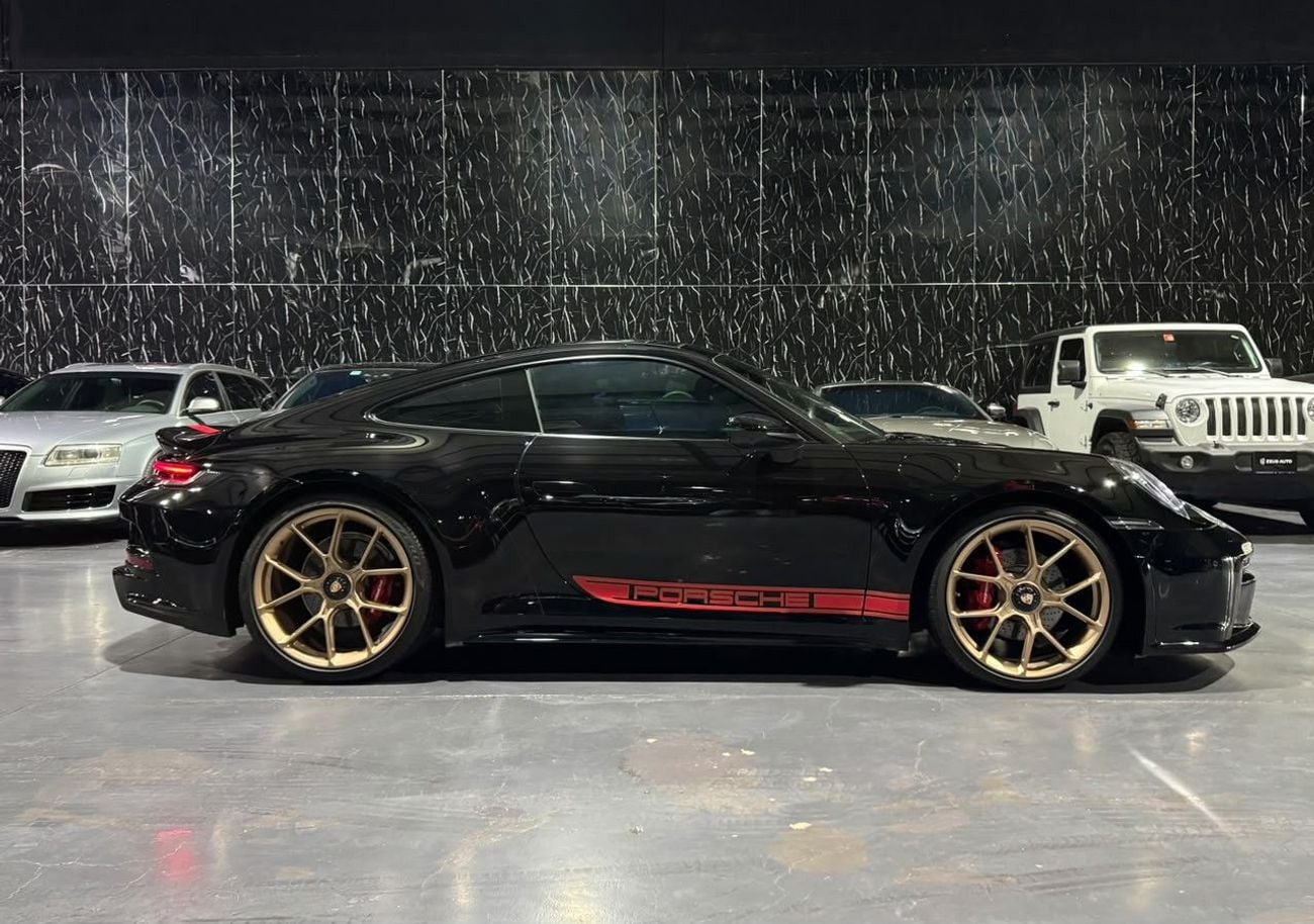 Porsche 911 CARRERA 3.0L (444 HP) Coupe 2020 Porsche 911, Just Been Serviced, Excellent Condition, GCC