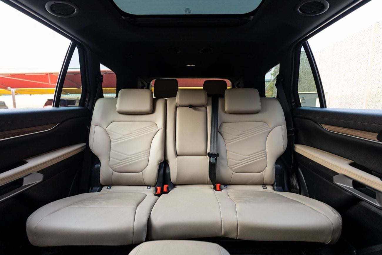 Ford Everest LIMITED Ford Everest Limited 2025 GCC | Agency Warranty | Service Contract