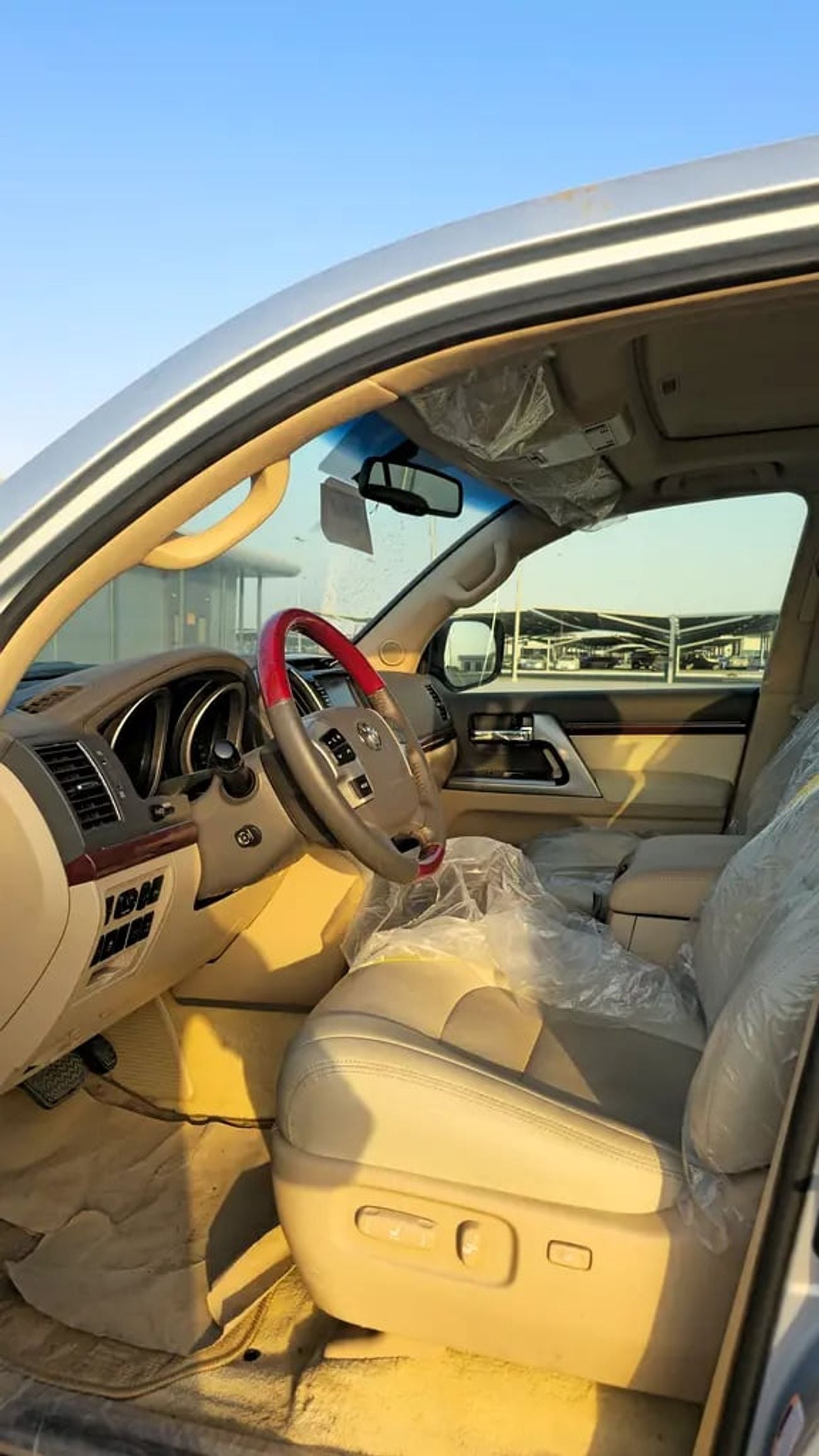 Toyota Land Cruiser VXR V8 5.7L GCC Specs