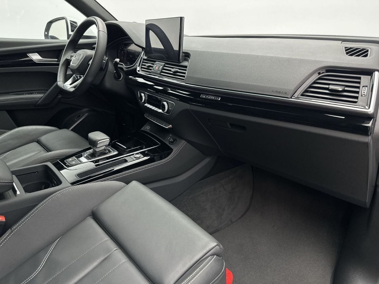 أودي Q5 45 TFSI S-LINE quattro 249hp (Ref# 75778)