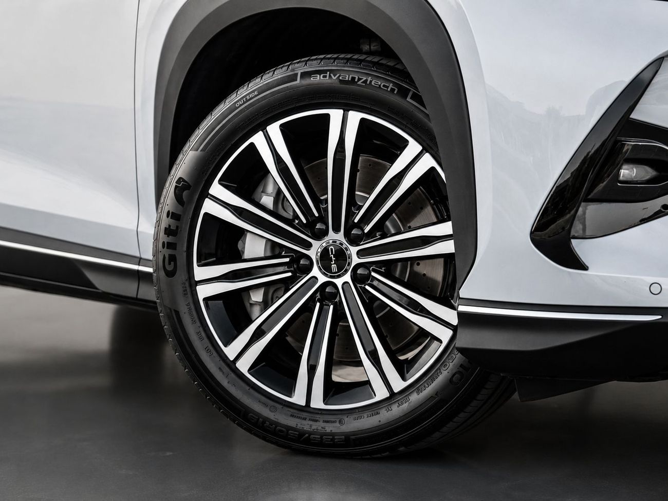 BYD Sealion 7 PREMIUM (L · None - Electric Cyl · Automatic · Electric · SUV/Crossover · Rear Wheel Drive · 5 Seats · 5 Door)