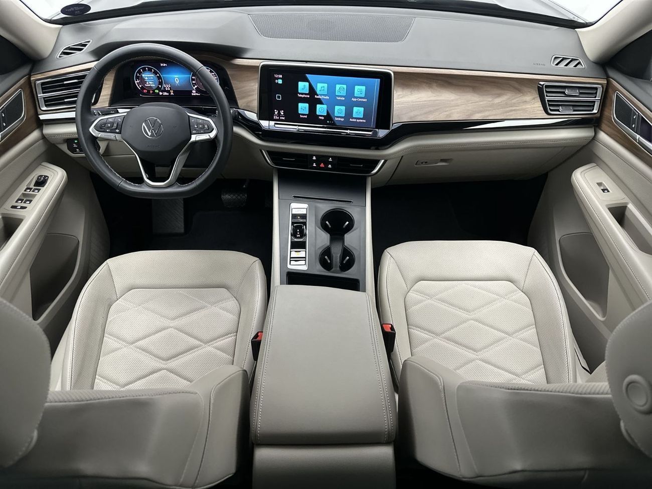 Volkswagen Teramont TRENDLINE Teramont 2L | UPGRADED Leather Seats | Massive Savings | GCC Spec | VW Certified