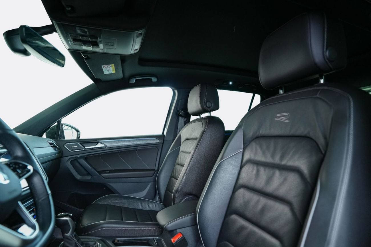 Volkswagen Tiguan R-LINE PLUS-GCC-Al Nabooda Full Service History-1 Owner-Leather Interior
