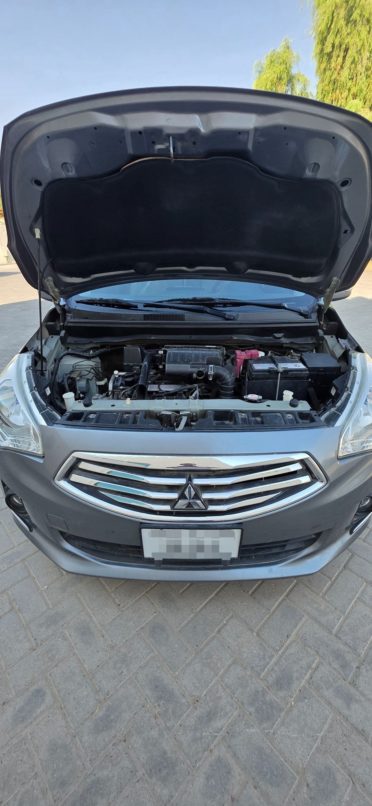 Mitsubishi Attrage GLX