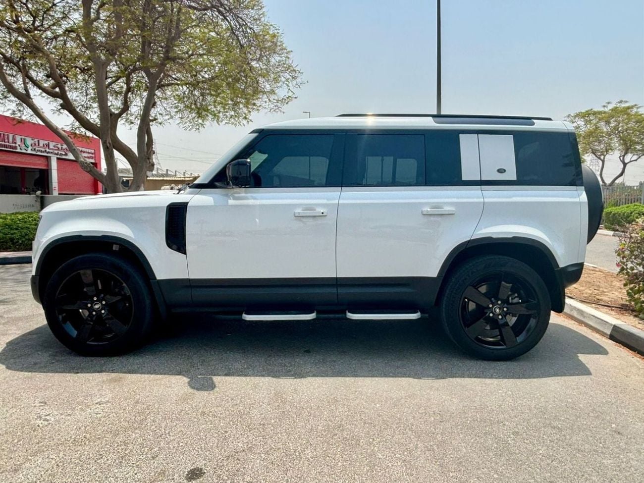 لاند روفر ديفندر 110 HSE P400