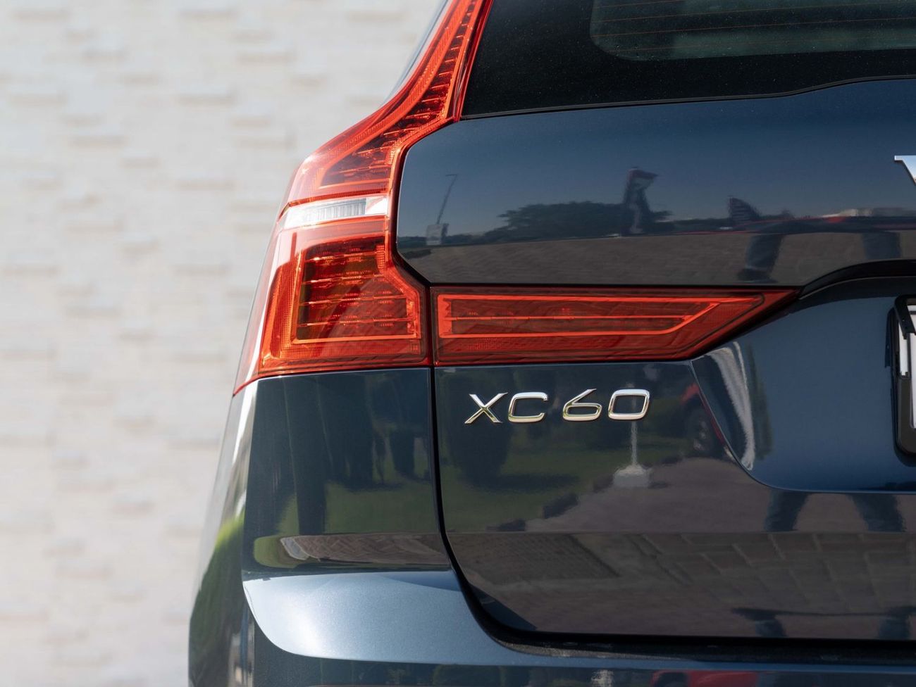 Volvo XC60 ULTIMATE DARK Volvo XC60 B5 2024 GCC specs