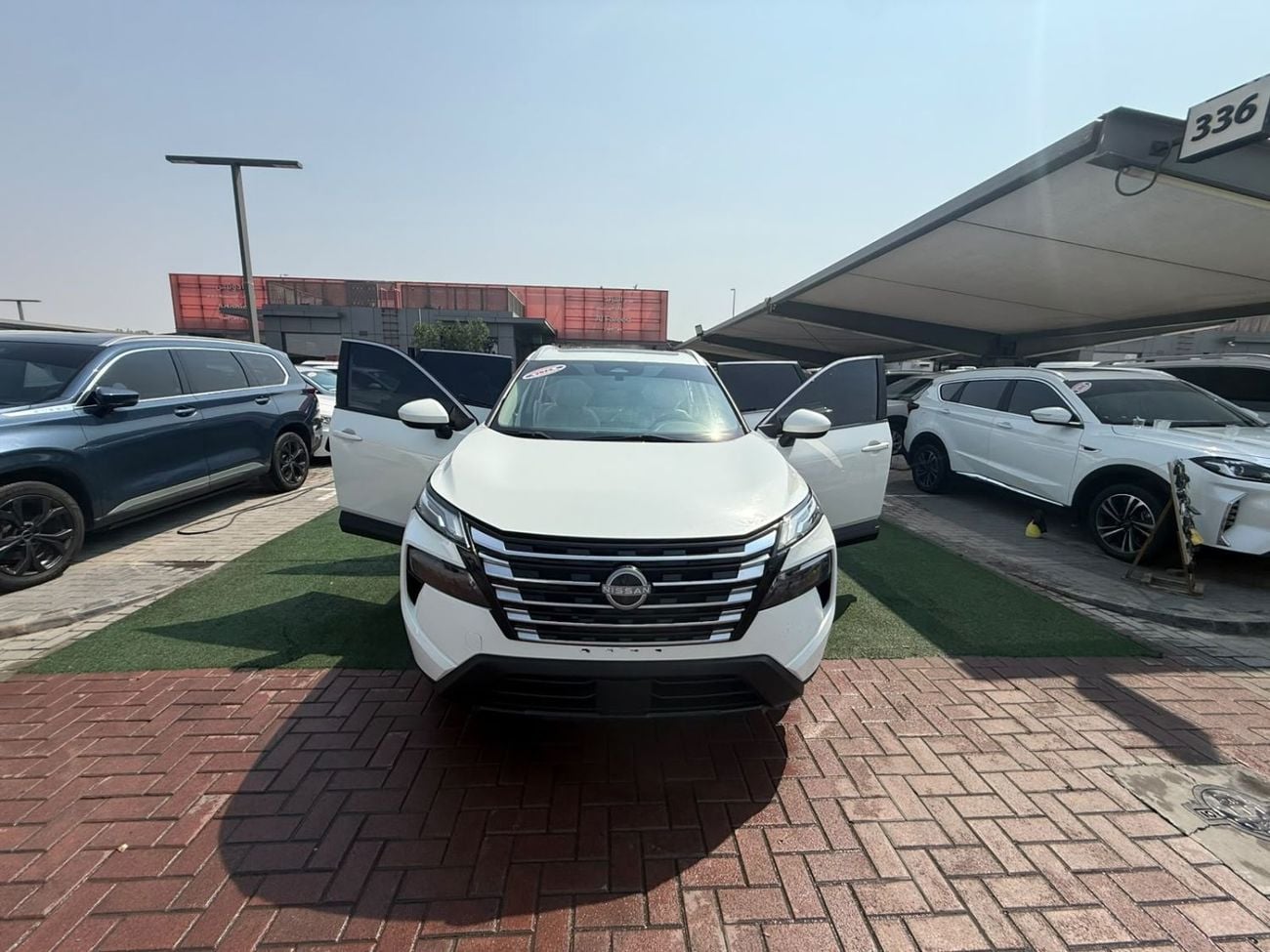 Nissan Rogue PLATINUM Full - panoramic view - 360 camera