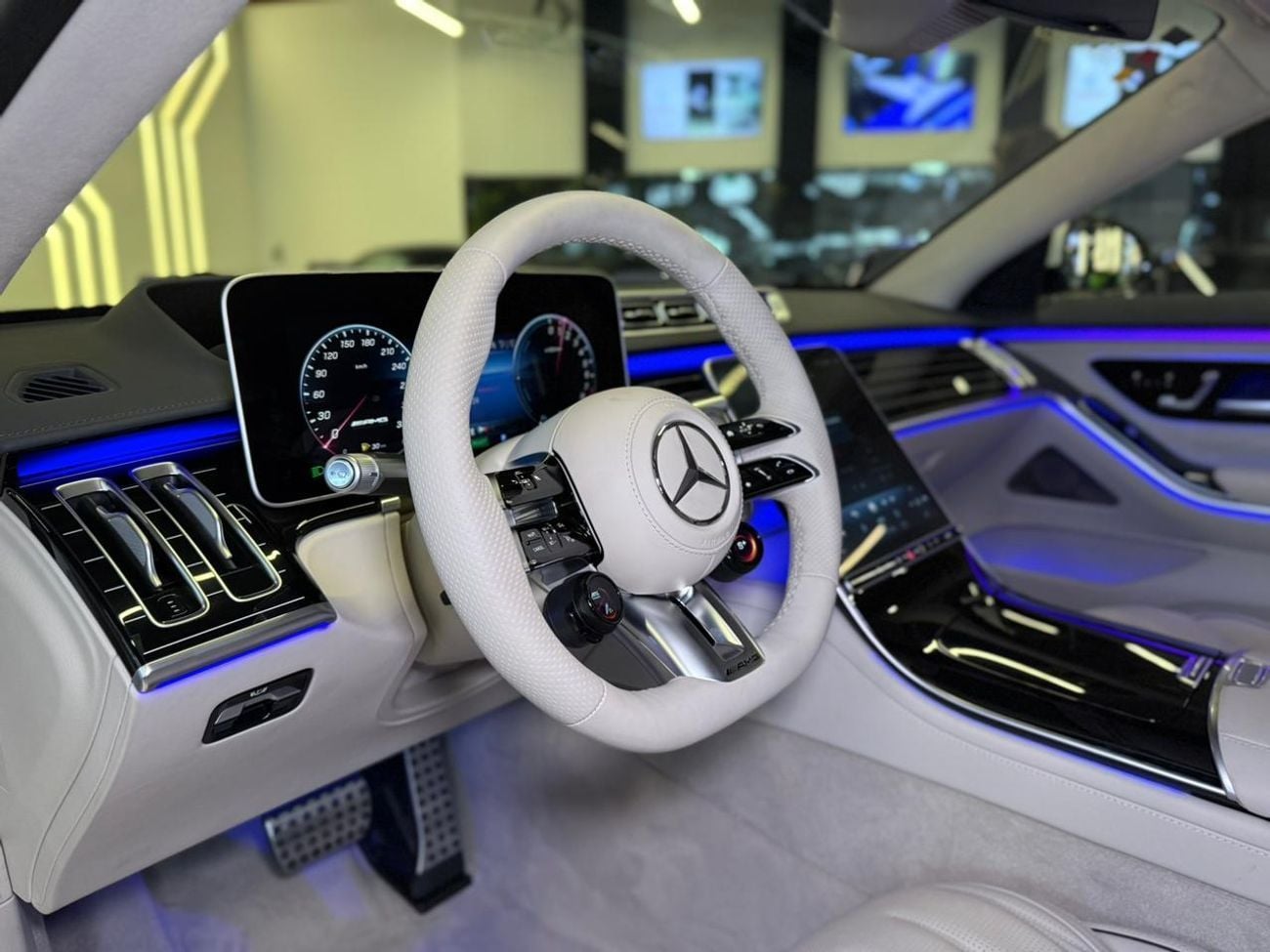مرسيدس بنز S 63 AMG E PERFORMANCE Brand New -3 YEARS WARRANTY 100,000KM