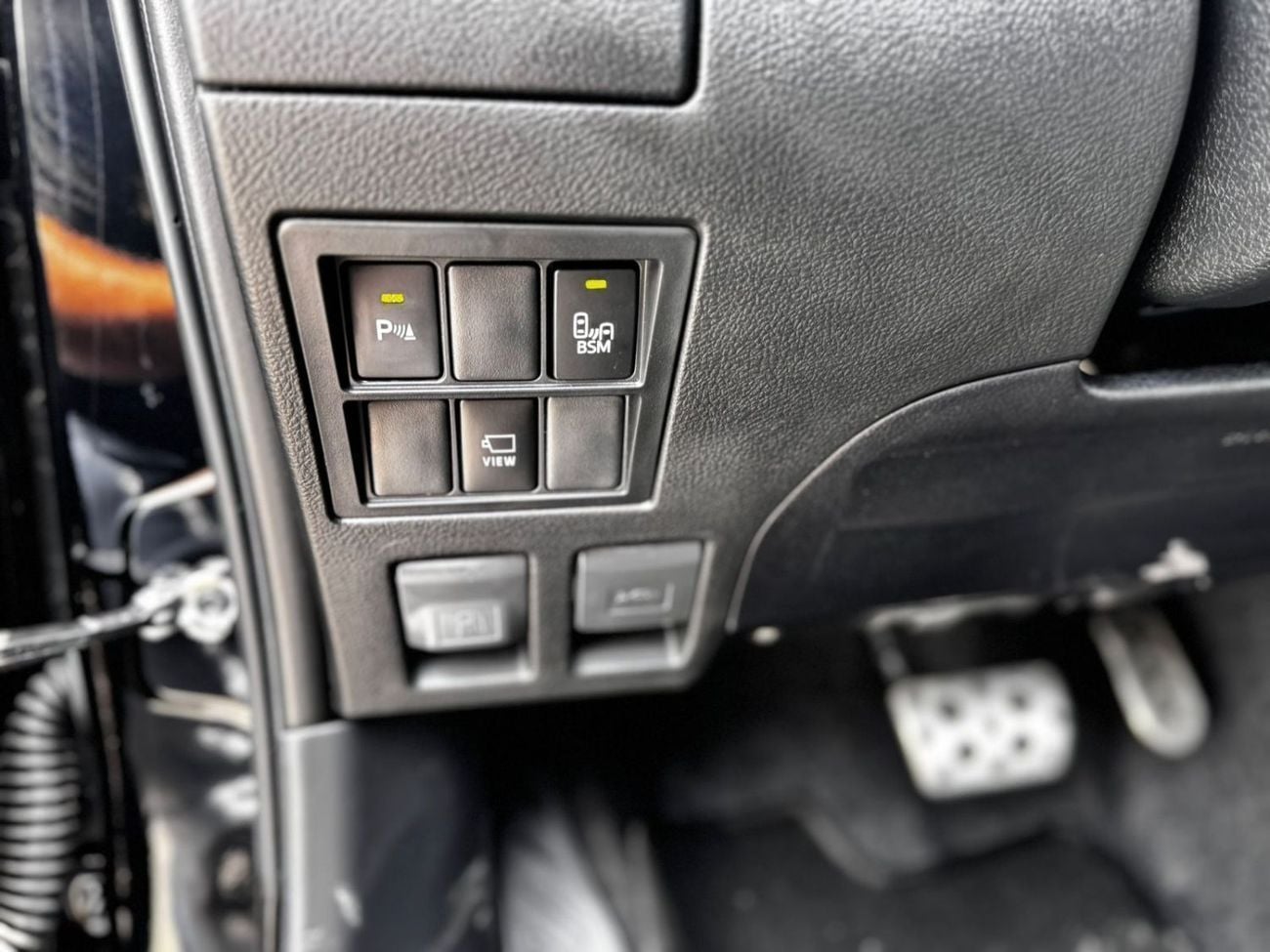 تويوتا هيلوكس GR SPORT 2.8L
