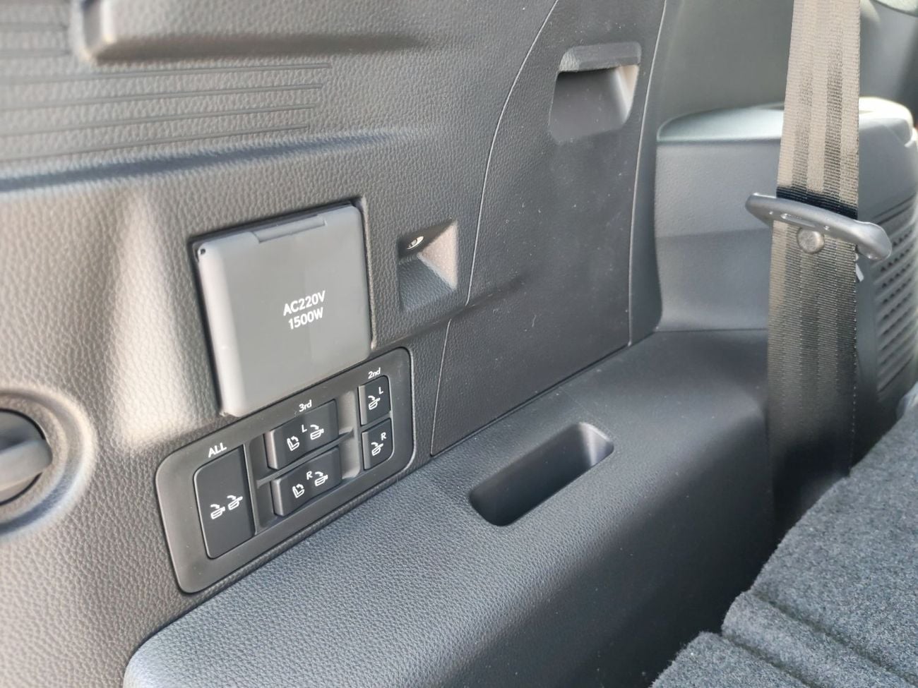 Lexus LX700h SIGNATURE 2026 Lexus LX700h Turbo Sport (7-Seater) with Auto Park 3.5L V6 Twin-Turbo Hybrid A/T 4WD