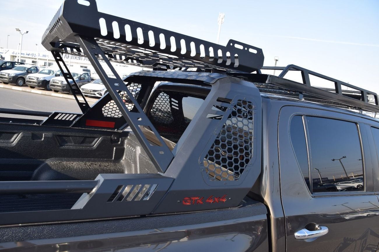 تويوتا هيلوكس 4X4 (2.8L) DIESEL RIGHT HAND
