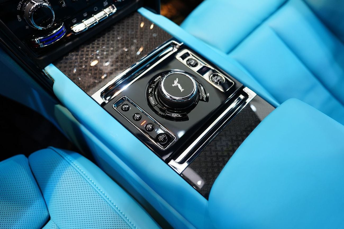 Rolls Royce Cullinan BLACK BADGE Executive Rear Seats, Rear Screens, Bespoke Audio, Dealer Warr + Serv!!