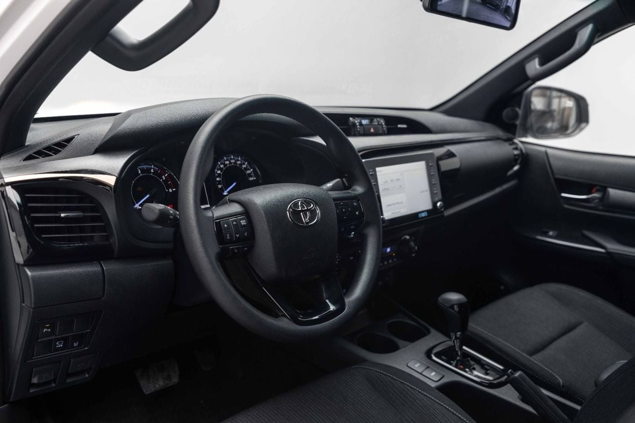 Toyota Hilux ADVENTURE Z 2.8L - PLATINUM WHITE PEAR INSIDE BLACK | EXPORT ONLY