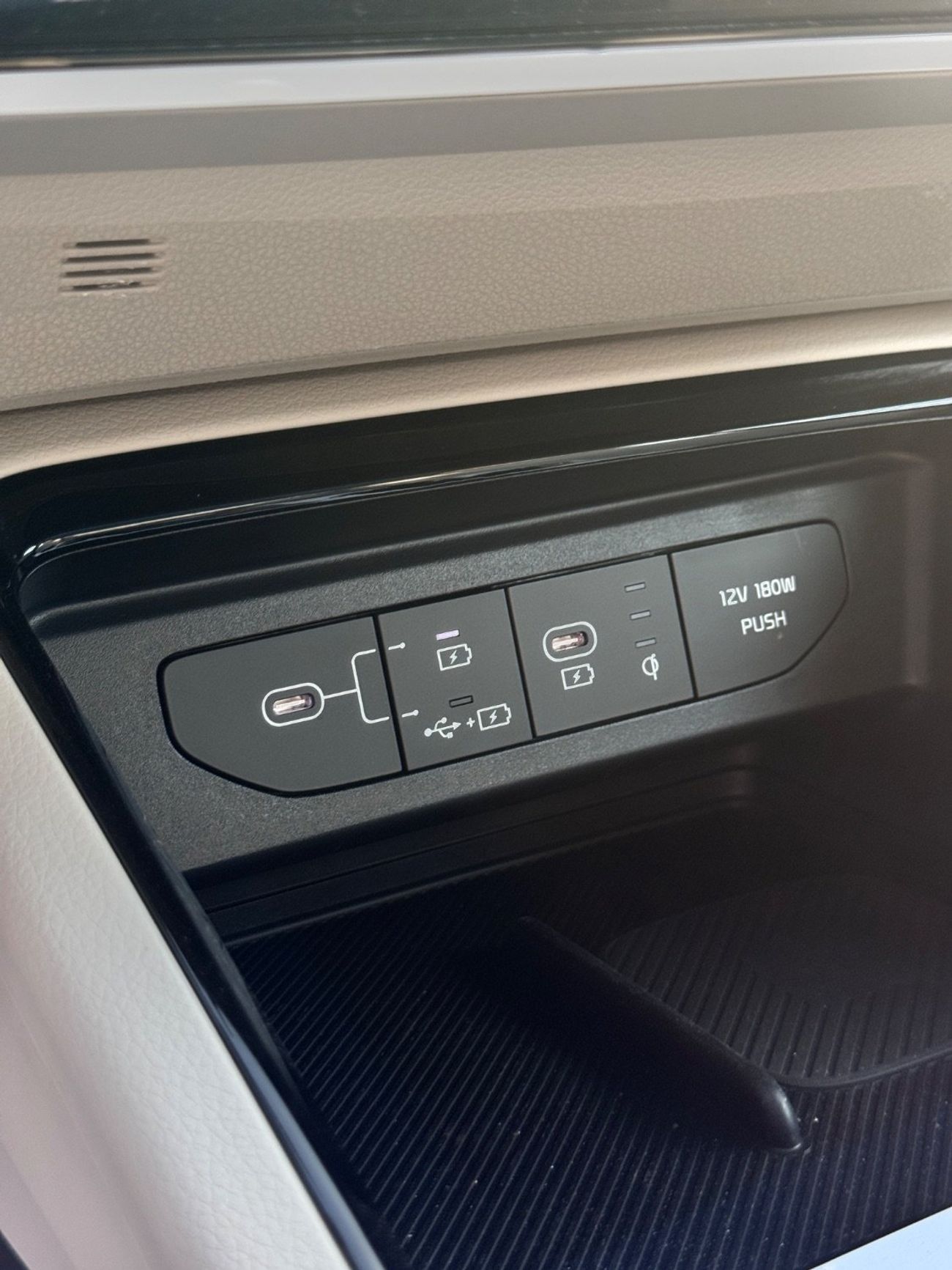 كيا K5 KIA K5 HYBRID 2.0L - 2026 MODEL - GCC SPECS - KOREAN