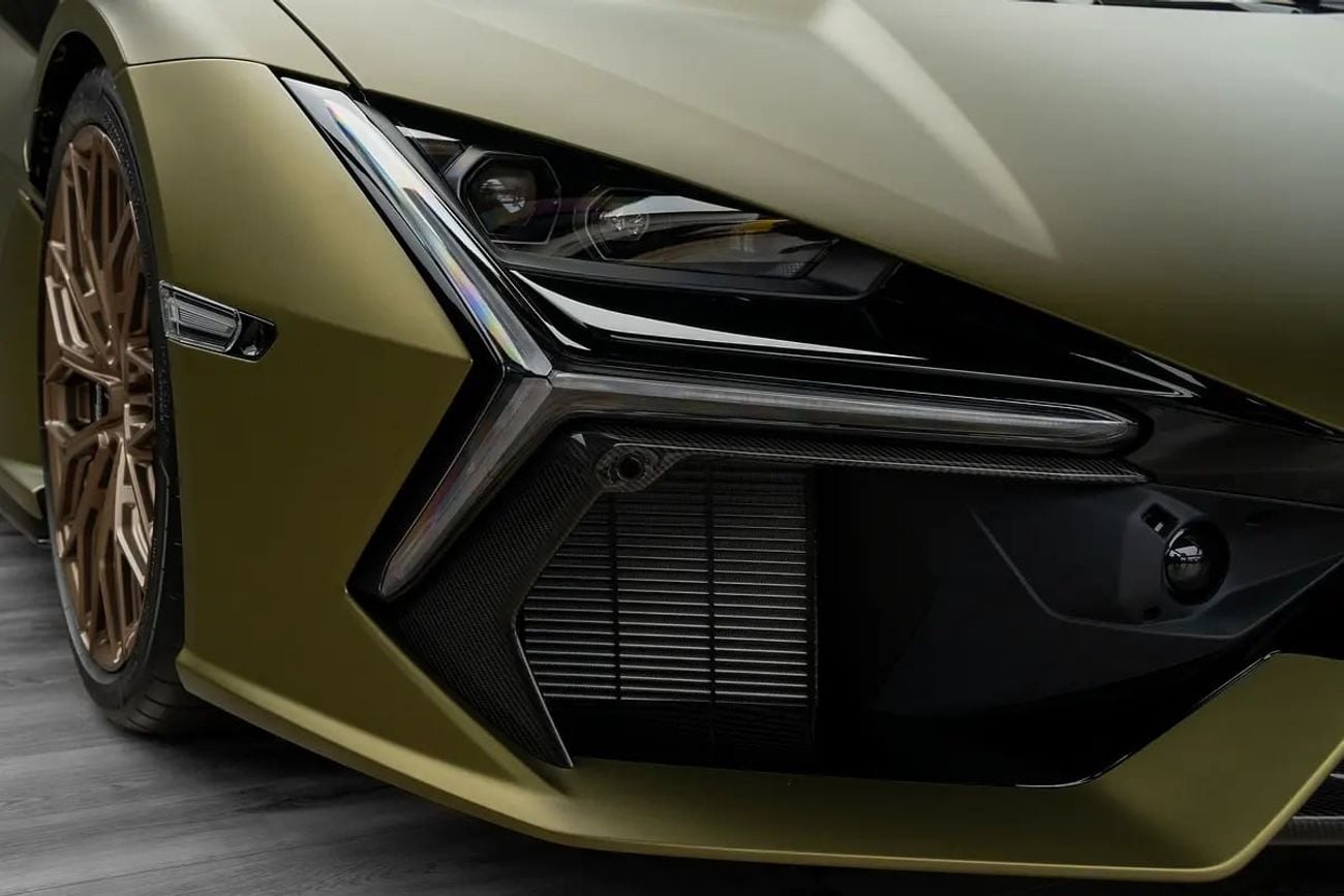 Lamborghini Revuelto