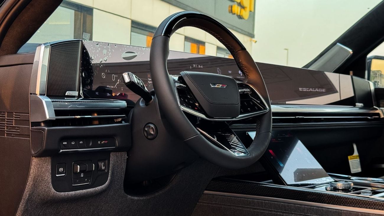 كاديلاك إسكالاد V SERIES Executive American Specs 2026 Brand New 6.2L V8 Supercharged