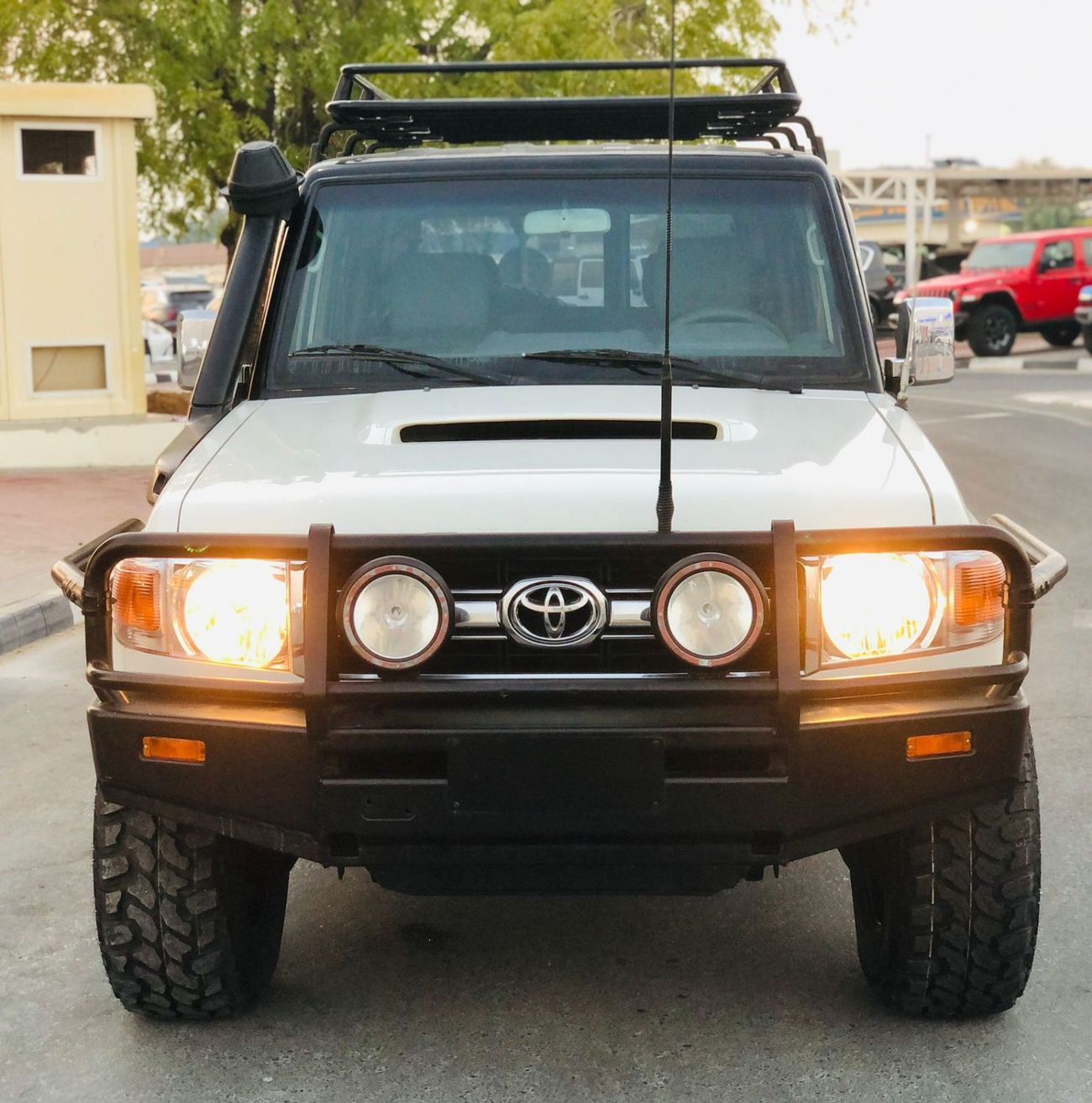 Toyota Land Cruiser 70 LC79 LX LC76 LHD 1VD-FTV 4.5L V8 Diesel Engine Manual Gear 4WD 7 Seats 5 Doors
