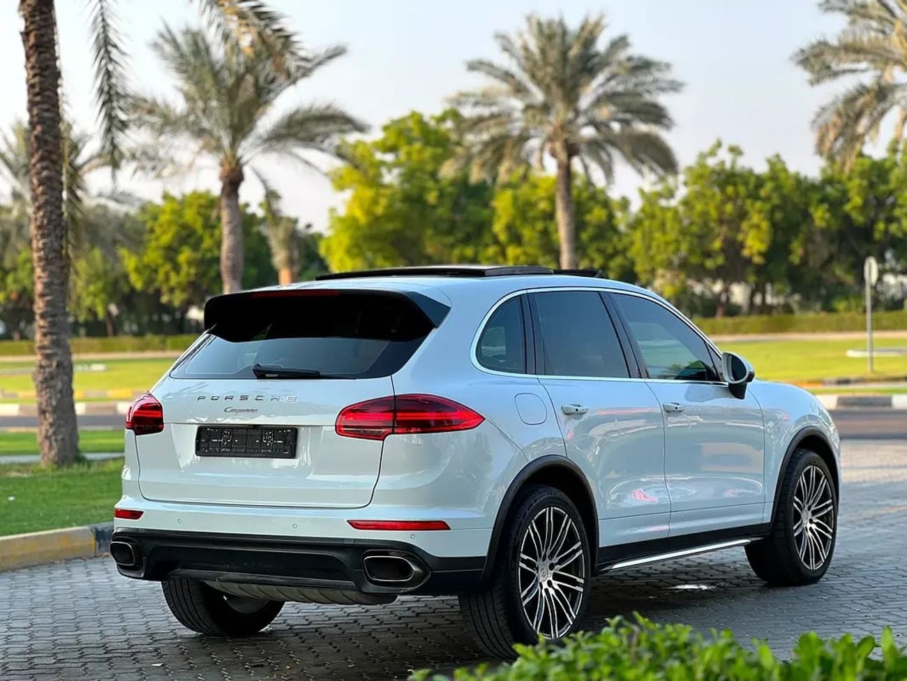 Porsche Cayenne STANDARD | GCC Specs | Well Maintained