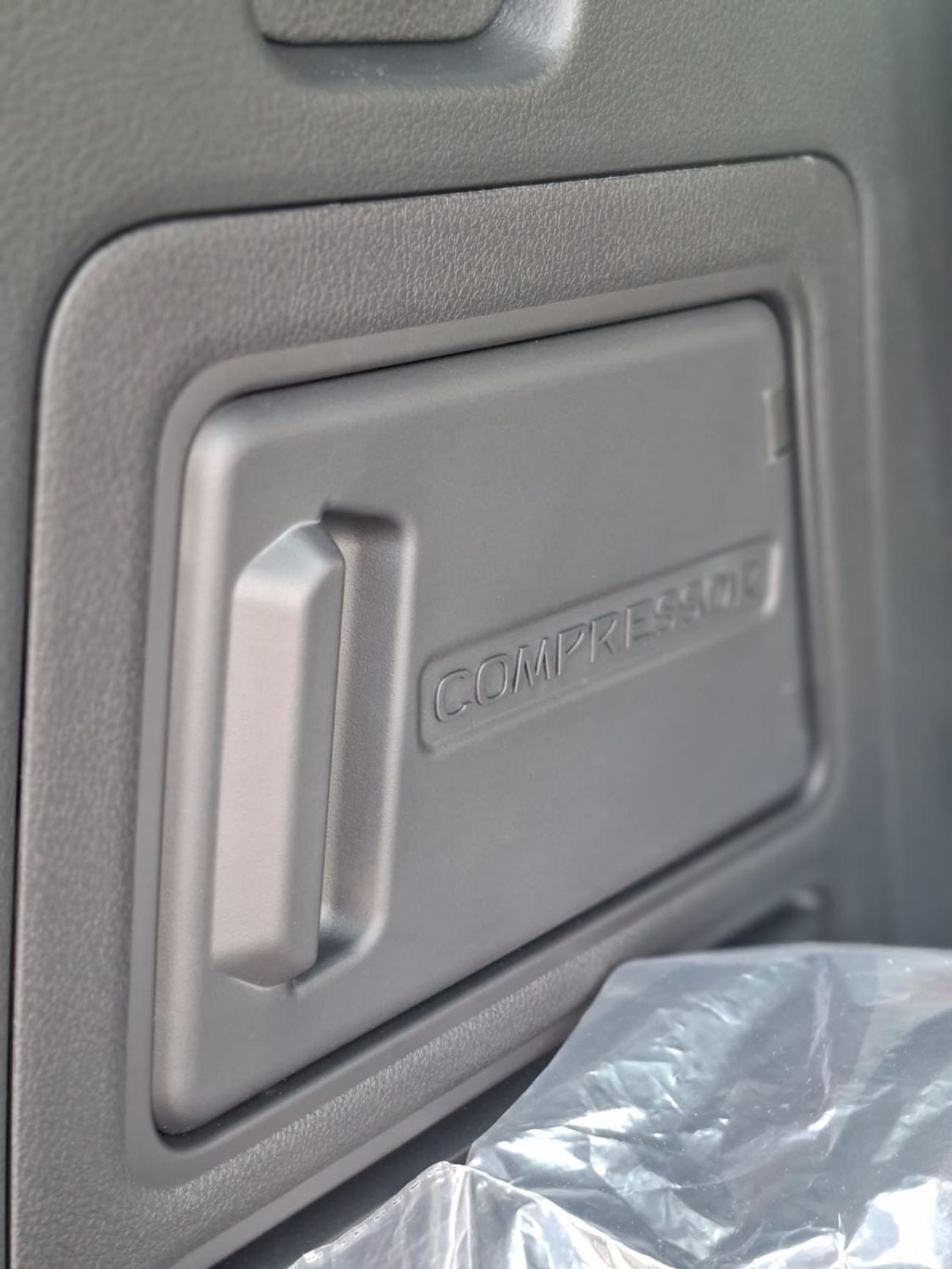 Nissan Patrol LE TITANIUM Nissan Titanium 3.5L Twin Turbo 2026 Model With Rear Screens and Compressor