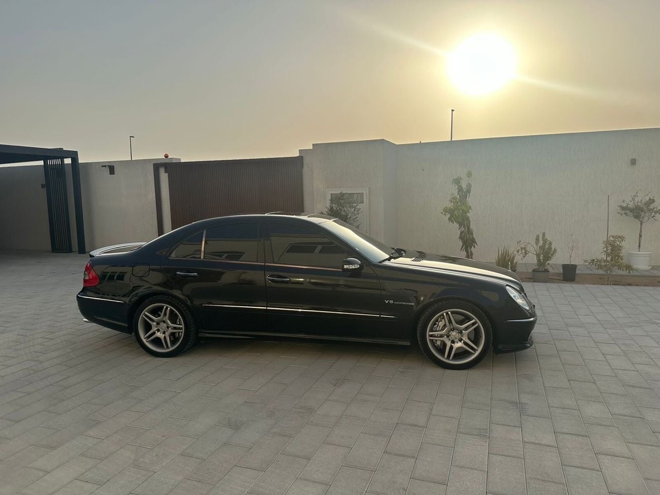 Mercedes Benz E55 AMG STANDARD