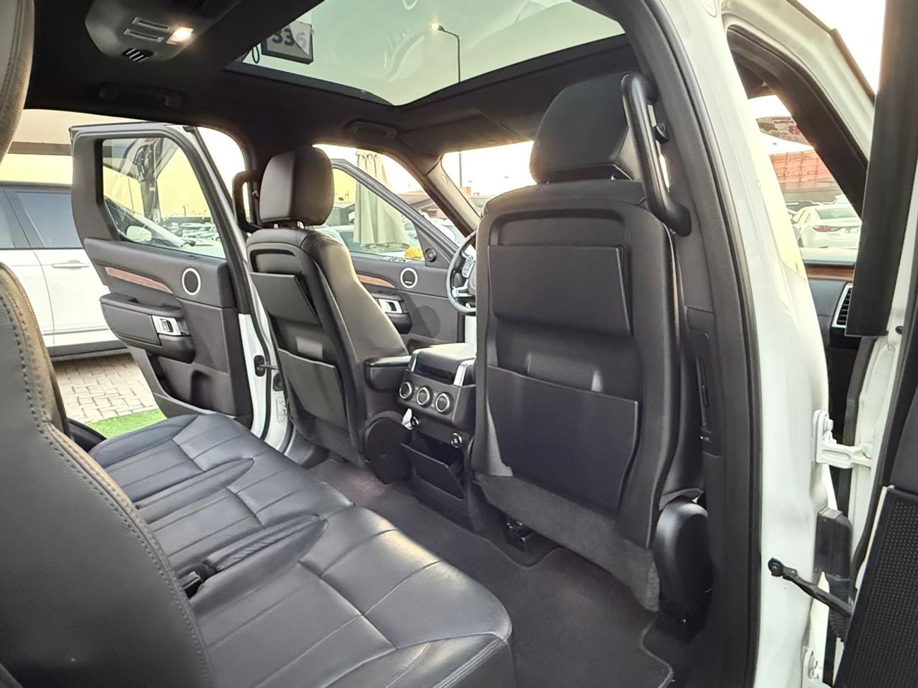 Land Rover Discovery HSE 2018 Gulf Specs