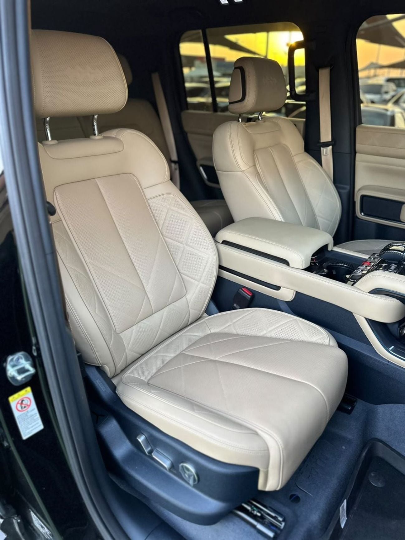 بي واي دي ليوبارد 5 ULTRA سيارة BYD LEOPARD 5 ULTRA موديل 2025، خليجية، كاملة المواصفات، طلاء أصلي، تحت الضمان.