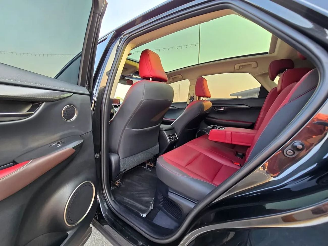 Lexus NX300 NX 300 Platinum | GCC Specs | Pristine Condition