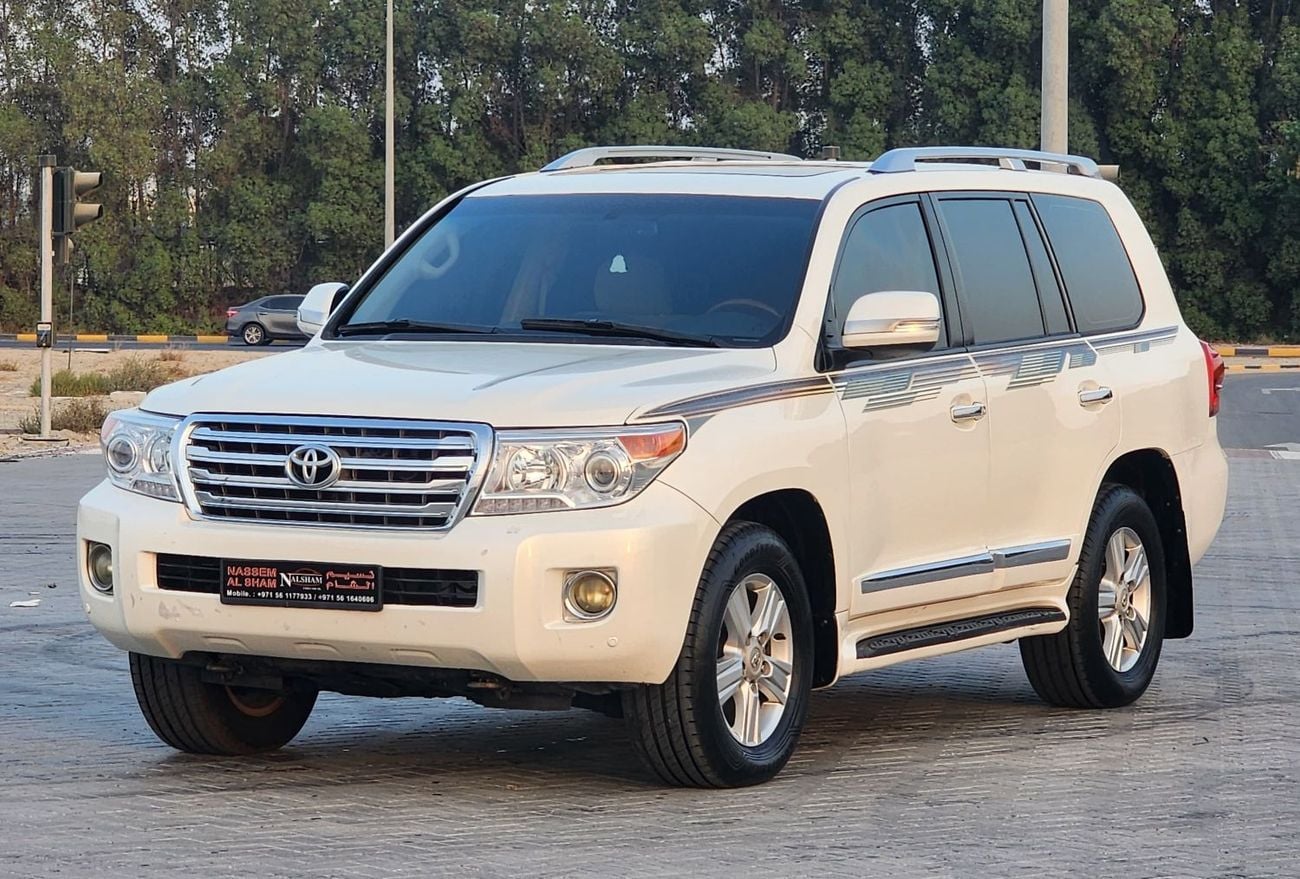 Toyota Land Cruiser GXR V8
