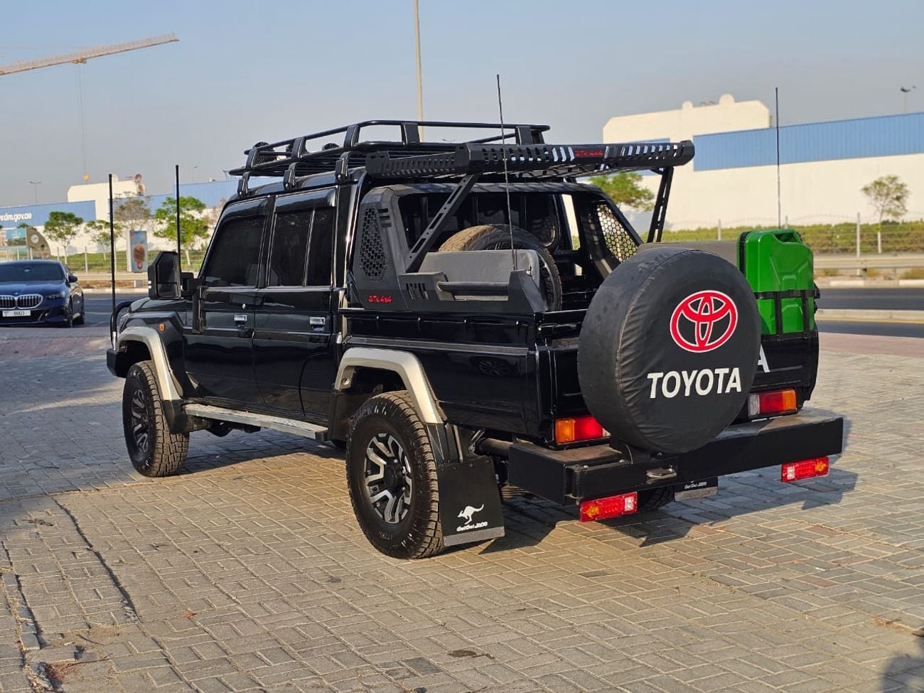 تويوتا لاند كروزر بيك آب Standard 1VD-FTV 4.5L V8 Diesel Engine Manual Gear 4WD 5 Seats 4 Doors