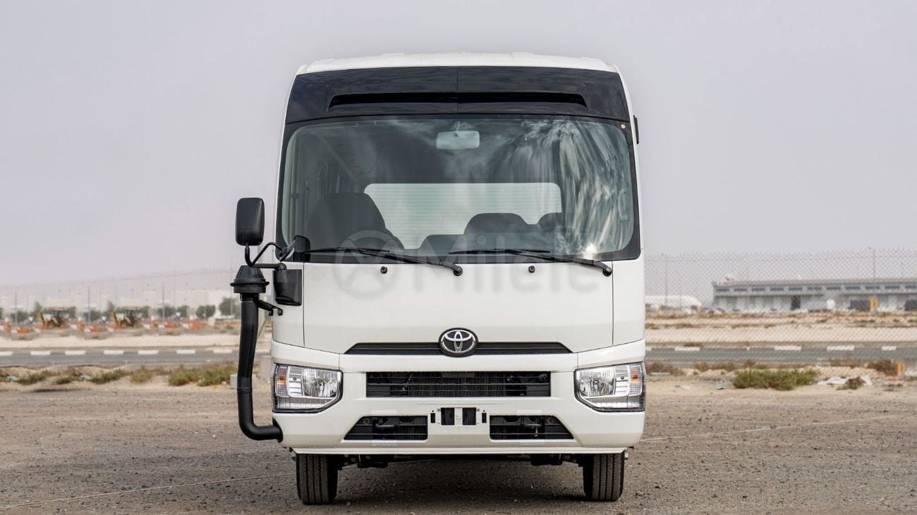 Toyota Coaster .