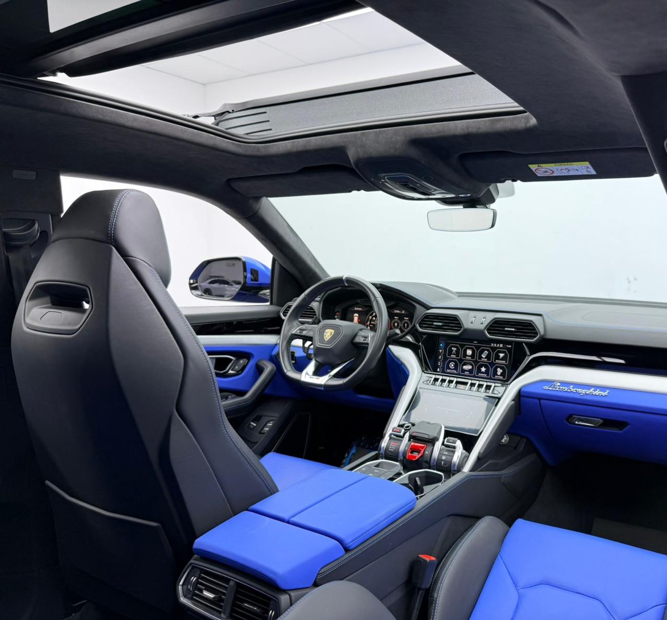 Lamborghini Urus STANDARD 2022 Lamborghini Urus, Warranty, Full Service History, Fully Loaded, Excellent Condition, Japanese