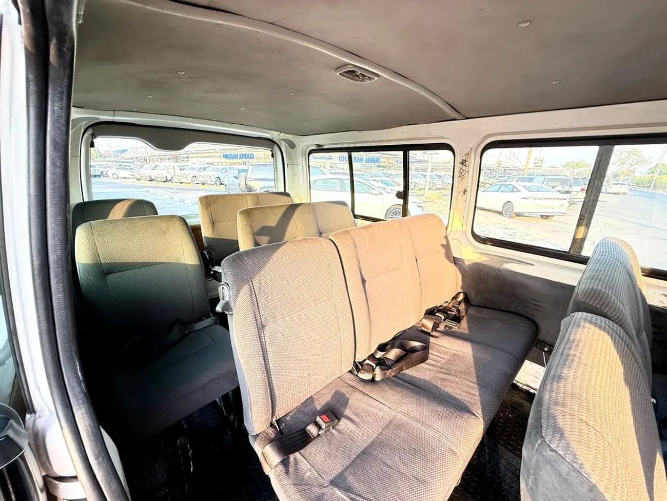 Toyota Hiace GL GCC Specs-passenger Van - excellent condition