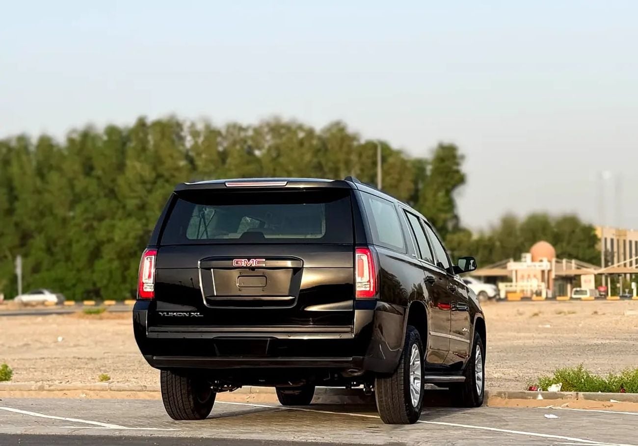 جي أم سي يوكون SLE XL | SLE 5.3L | Model, GCC | Excellent Condition | Monthly Installment 1,142