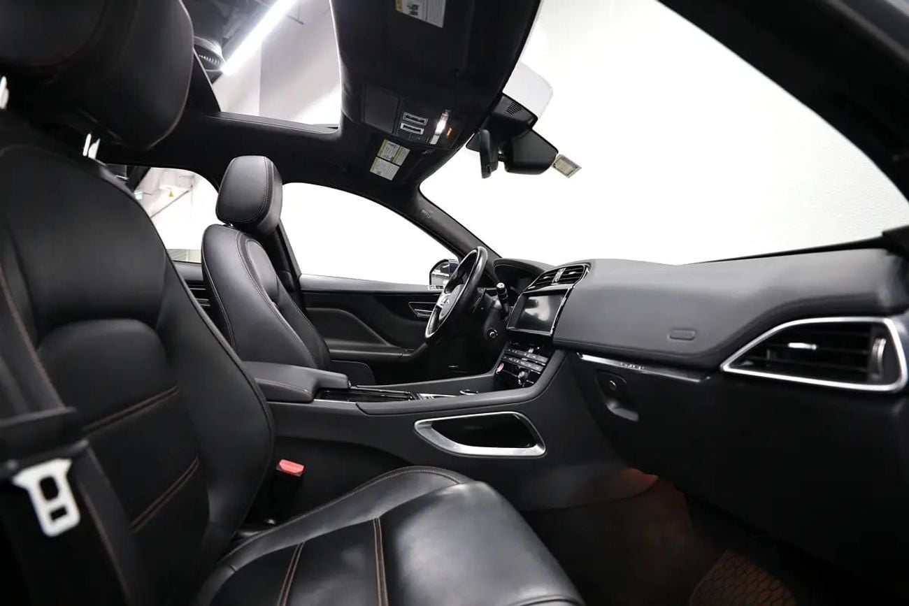 Jaguar F-PACE PRESTIGE Jaguar | F-Pace | 1,300 AED Monthy | Low KMs | Free Insurance + Registration | Ref#A662166