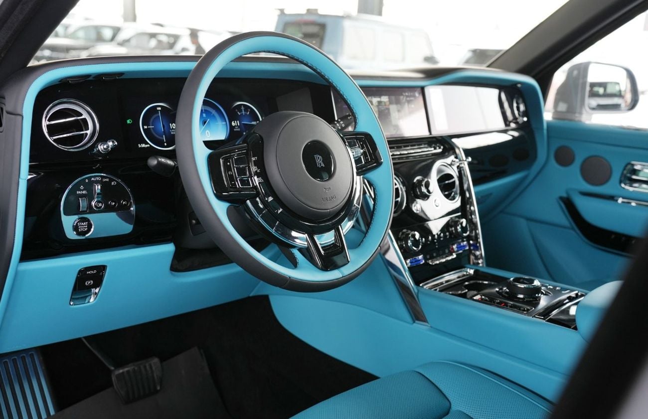 Rolls Royce Cullinan SILVER BADGE