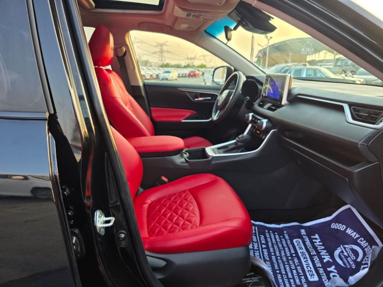 Toyota RAV4 XLE 2023 Model XLE Full Option Sunroof , Push button, Leather seats and Trunk automatic