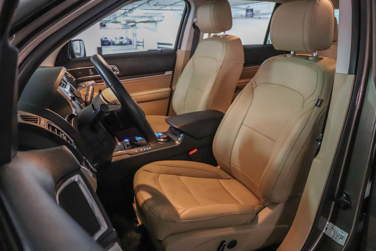 Ford Explorer Platinum 2016 GCC under Agency Warranty with Zero Down-Payment.