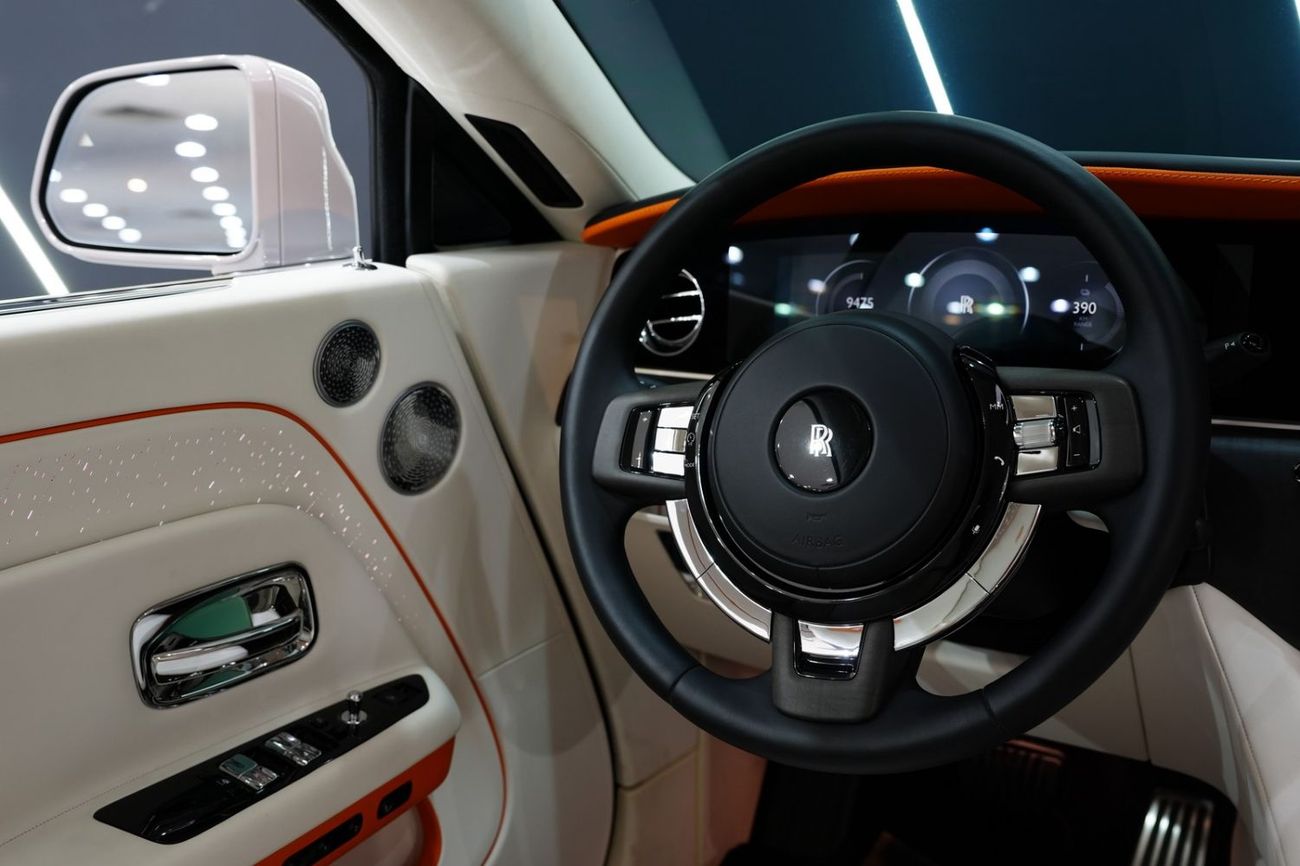 رولز رويس سبيكتر STD (L · None - Electric Cyl · Automatic · Electric · Coupe · Front Wheel Drive · 4 Seats · 2 Door) رولز رويس سبيكتر 2024، نظام صوتي مصمم خصيصاً، إضاءة ستارلايت، شبكة أمامية مضيئة، ضمان وخدمة الوكيل!!