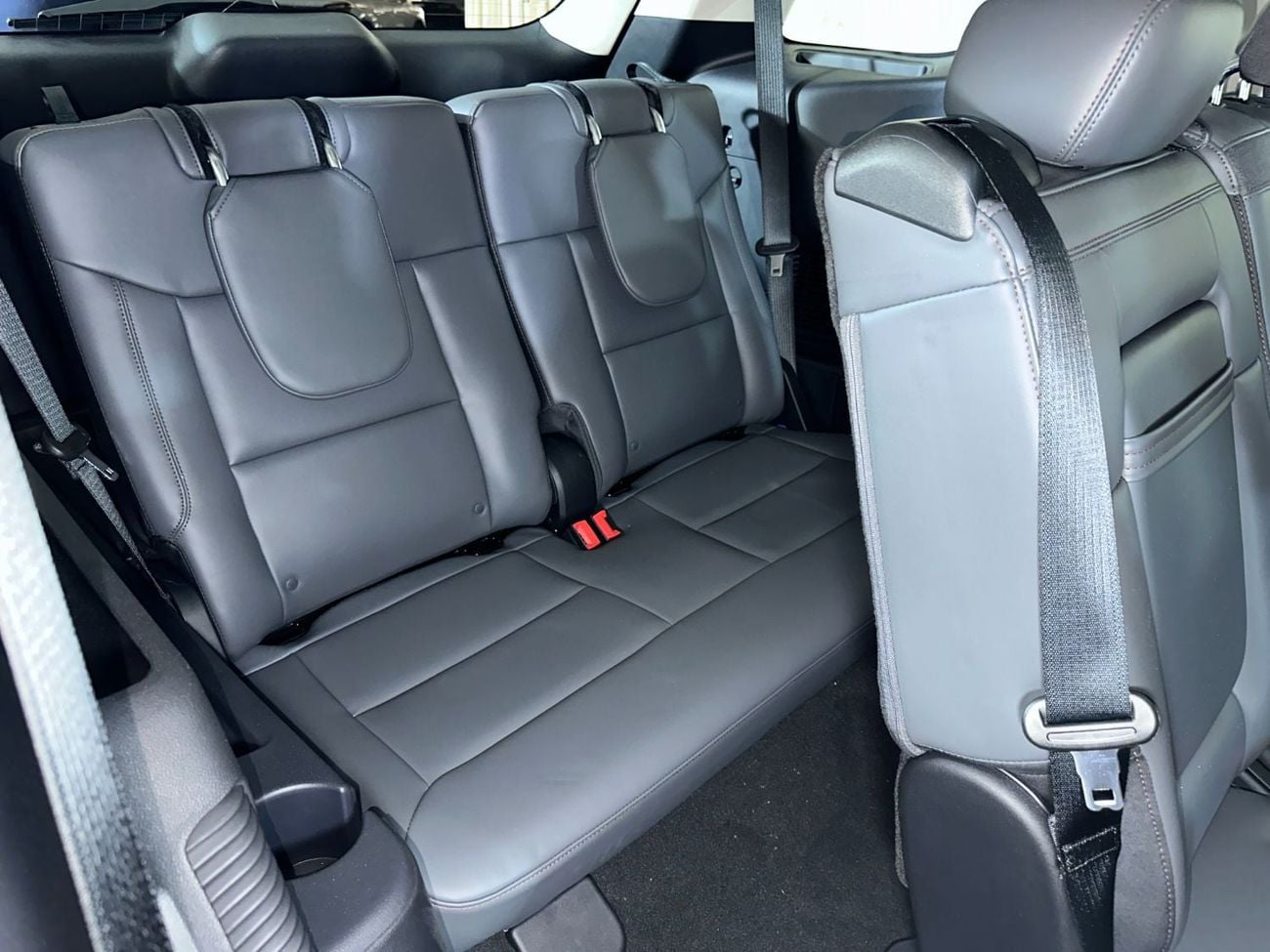 فورد إكسبلورر ACTIVE COMFORT PACKAGE معرض سيارات القوز EX-E3326R/AL TAYER MOTORS/AL QOUZ