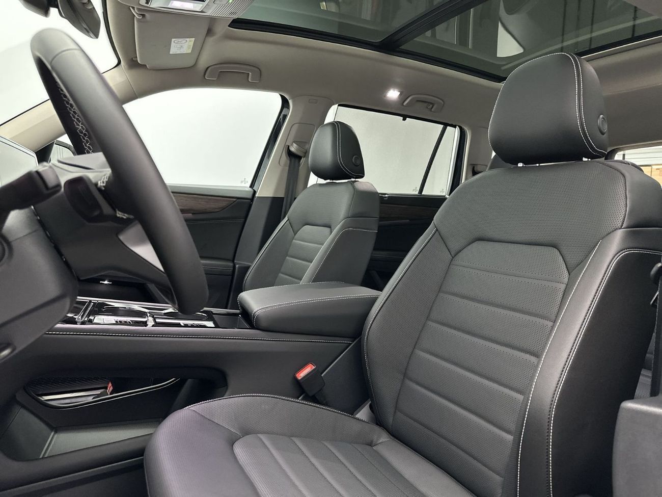 Volkswagen Teramont COMFORTLINE Teramont 2.0L (Facelift 2) | Refreshed Design & Panoramic Roof | 39,100 AED SAVINGS from