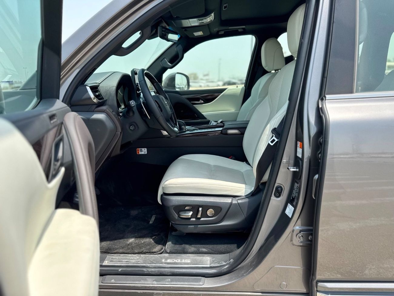لكزس LX 700h SIGNATURE AUTOPARK 26/25