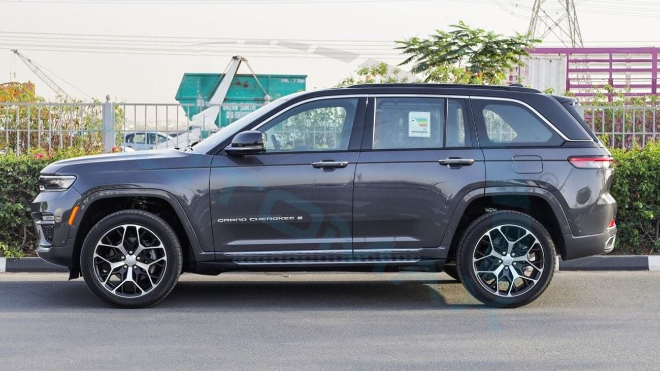 Jeep Grand Cherokee SUMMIT LUXURY 4X4 2025 GCC With 5 Years Or 100K Warranty & 5 Years Service @Official Dea