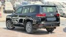 تويوتا لاند كروزر GXR محرك بنزين V6 سعة 4.0 لتر | دفع رباعي | فتحة سقف | مقاعد جلدية | خليجية | كاملة المواصفات