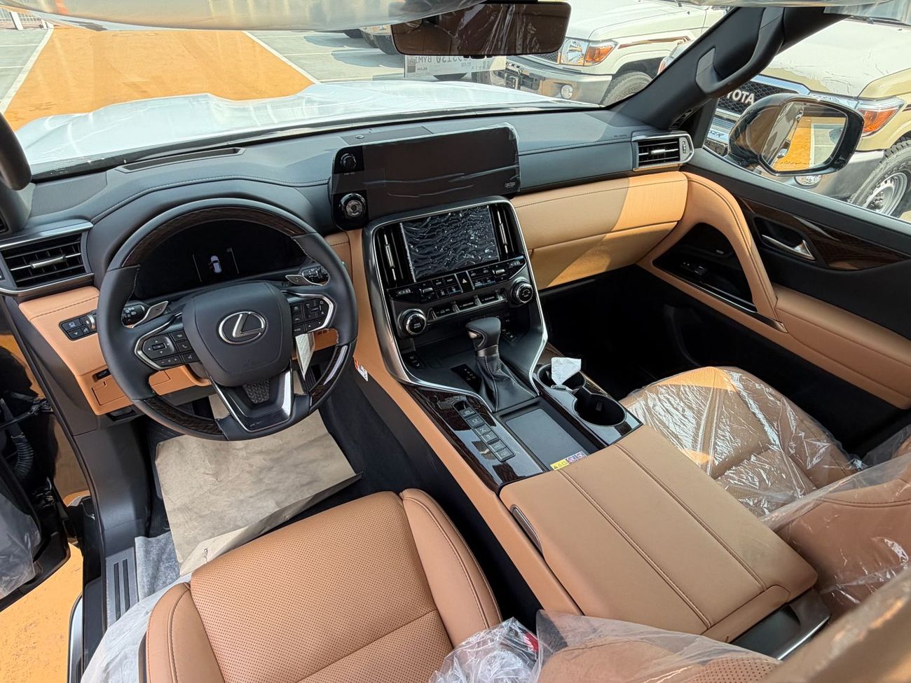 لكزس LX 600 SIGNATURE