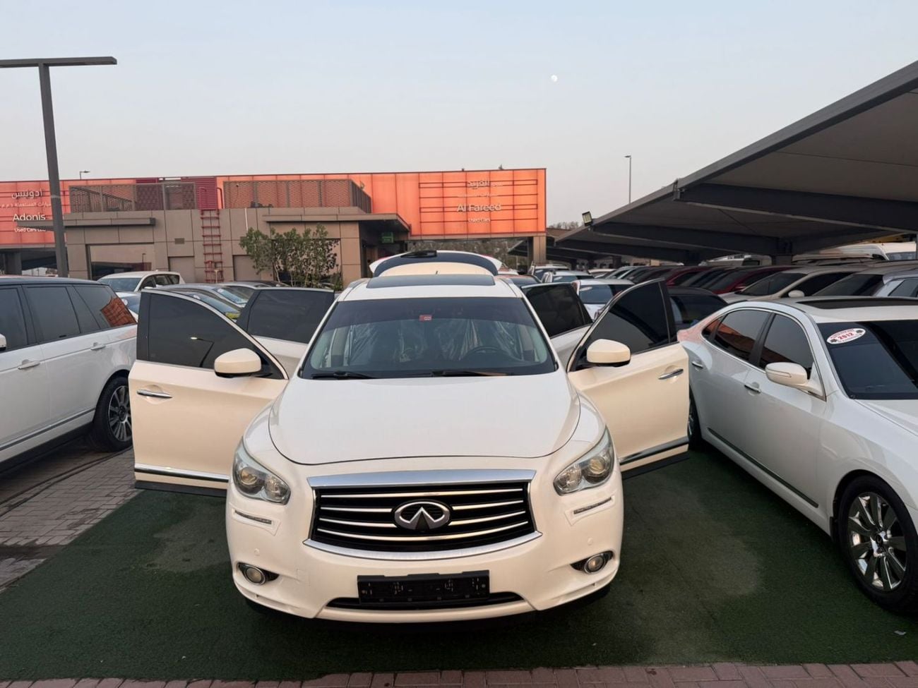 Infiniti QX60 PREMIUM panoramic sunroof, excellent condition, 4x4