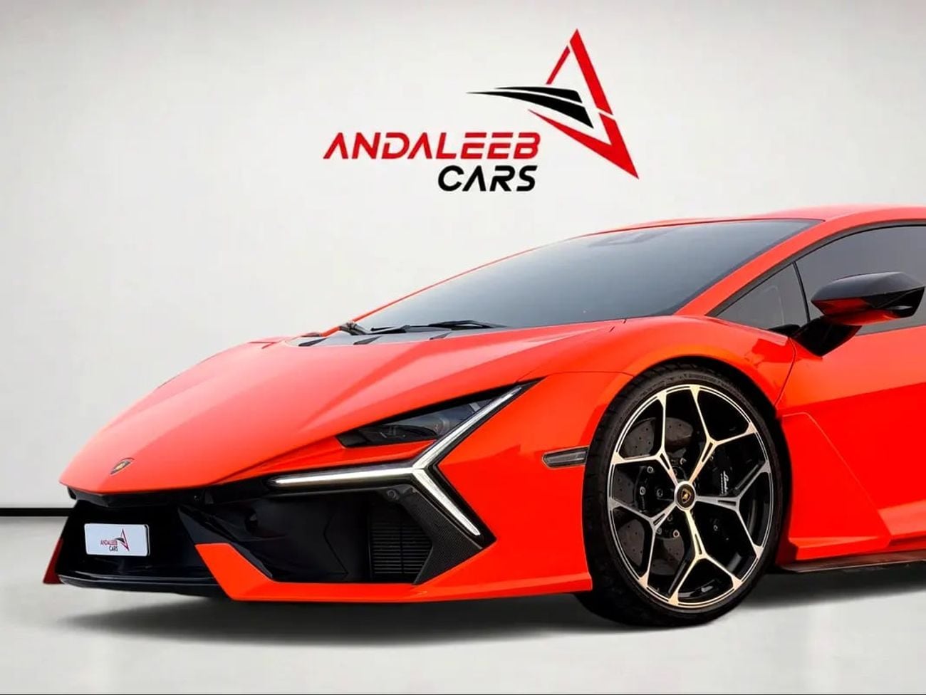 لامبورغيني ريفويلتو سبورتيفا FULL EXTERIOR & INTERIOR CARBON OPTION | UNDER WARRANTY