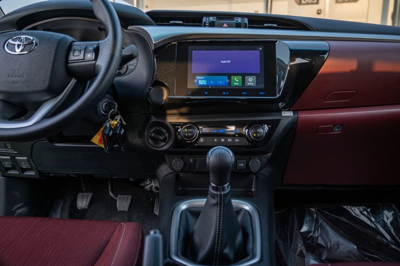 Toyota Hilux GLX S-G 2.7L MT 4WD DOUBLE CAB PICK UP