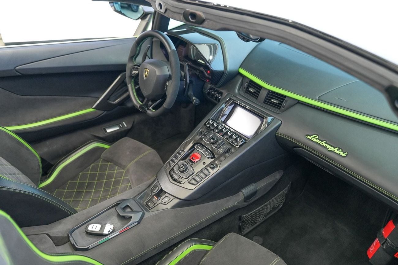 لامبورغيني أفينتادور S Roadster
